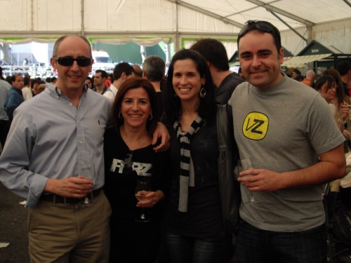 Izakun Bilbao eta beste lagun batzuekin, gaur, txakoli berria dastatzen