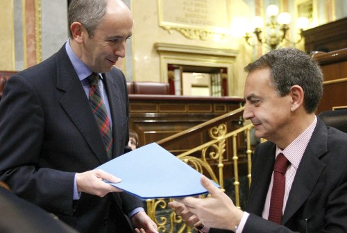 El momento en el que entregué a Zapatero el listado de proyectos que todavía, meses después, sigue olvidado en algún rincón de La Moncloa