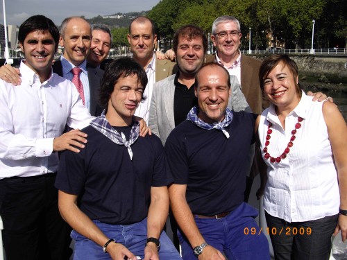 Bermeotarrak eta bilbotarren bat untzi barruan