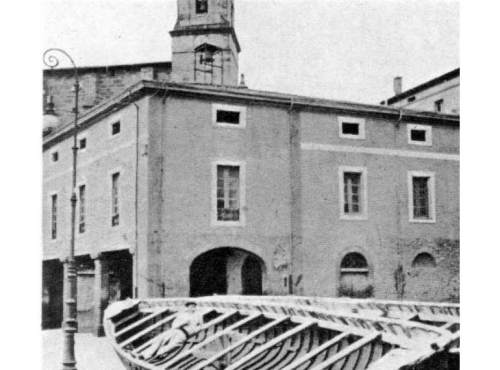 II Errepublikaren garaian Bermeoko arrantzaleen kofradiak izan zuen egoitza.